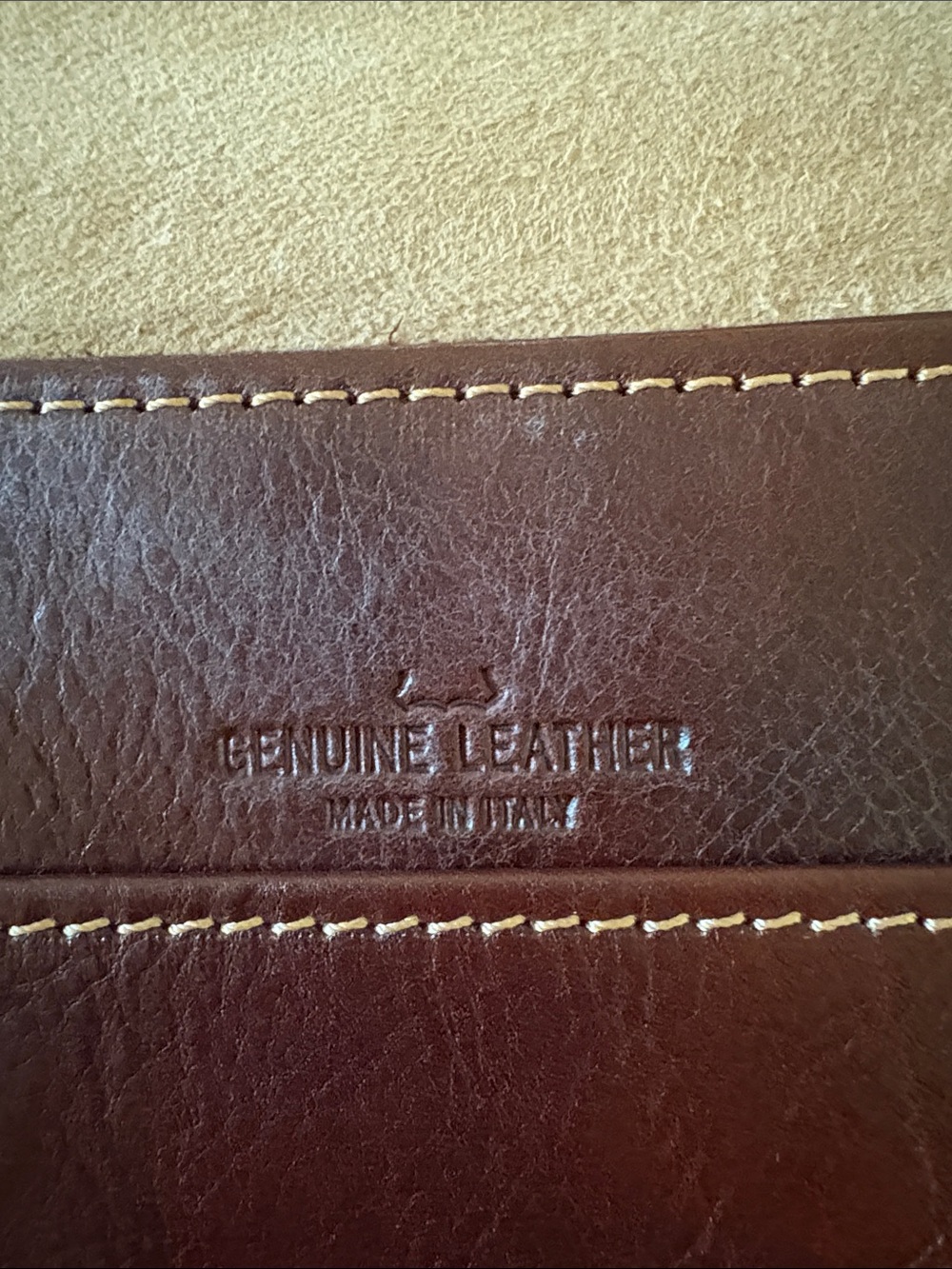 Classic Brown Leather Messenger Bag with Adjustable Strap - Picture 3 of 10